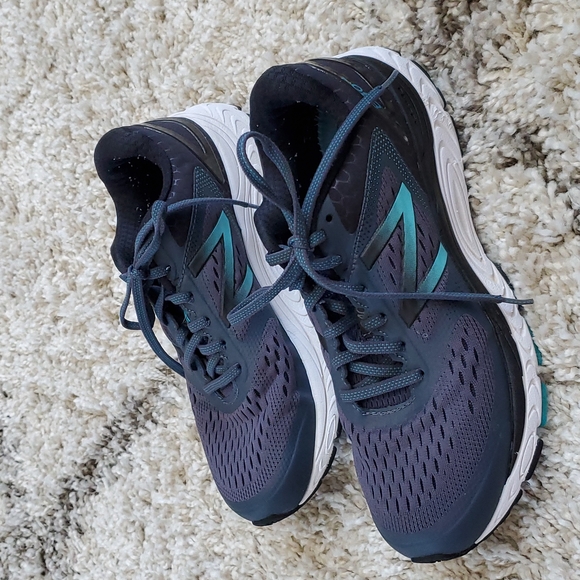 New Balance Shoes - New Balance size 9.5